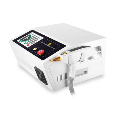 Tragbare 1064 532 1320nm Q schalteten Laser-Tätowierungs-Abbau-Maschine Nd-Yag